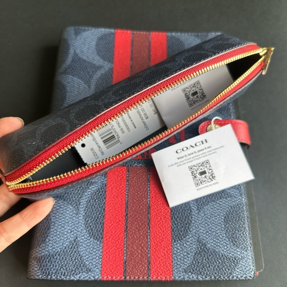 NWT Coach! Notebook In Signature Canvas With Coach Graphic and pencil case ❤️💙 - Picture 3 of 5